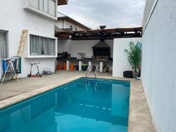 SE vende o arrienda casa de 5 dormitorios en Linares
