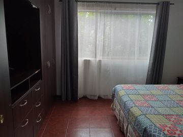 SE vende o arrienda casa de 5 dormitorios en Linares