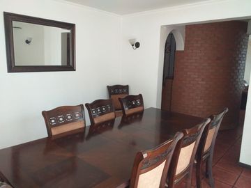 SE vende o arrienda casa de 5 dormitorios en Linares