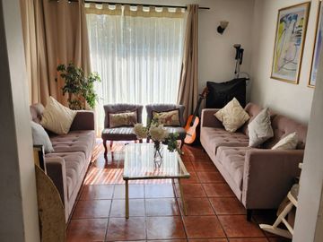 SE vende o arrienda casa de 5 dormitorios en Linares