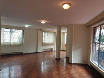 Venta de Casa Rentera para Negocio o Vivienda, El Batán, Zona Parque Metropolitano