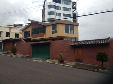 Venta de Casa Rentera para Negocio o Vivienda, El Batán, Zona Parque Metropolitano
