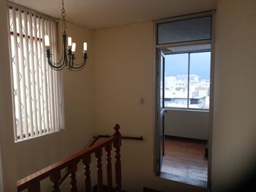 Venta de Casa Rentera para Negocio o Vivienda, El Batán, Zona Parque Metropolitano