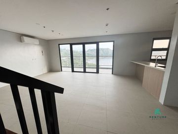 Spectacular 3BR Penthouse Beach Condo For Sale in Freia at Pico De Loro, Hamilo Coast