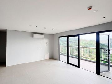 Spectacular 3BR Penthouse Beach Condo For Sale in Freia at Pico De Loro, Hamilo Coast