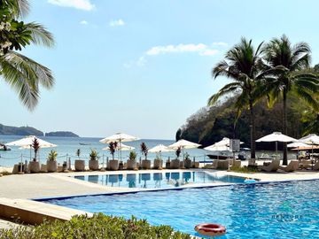 Spectacular 3BR Penthouse Beach Condo For Sale in Freia at Pico De Loro, Hamilo Coast