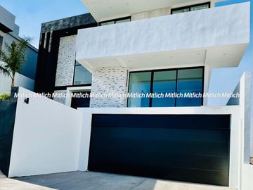 CASA EN VENTA ZONA CANTERAS $12,500,000.