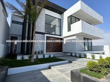 CASA EN VENTA ZONA CANTERAS $12,500,000.
