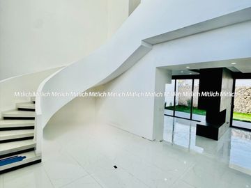 CASA EN VENTA ZONA CANTERAS $12,500,000.