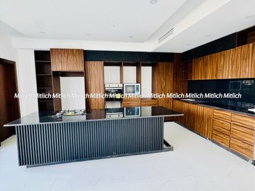 CASA EN VENTA ZONA CANTERAS $12,500,000.