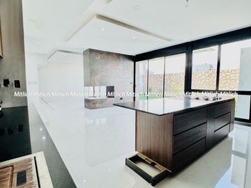 CASA EN VENTA ZONA CANTERAS $12,500,000.