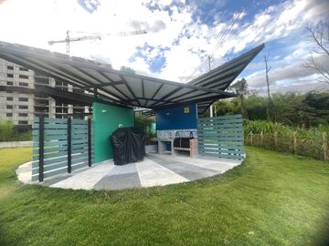 Excelente valor amplia casa dúplex en conjunto cerrado Villa del Campo