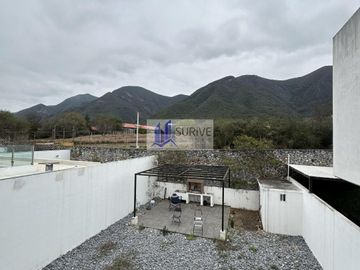 CASA EN VENTA VALLE DE CRISTAL MONTERREY CARRETERA NACIONAL