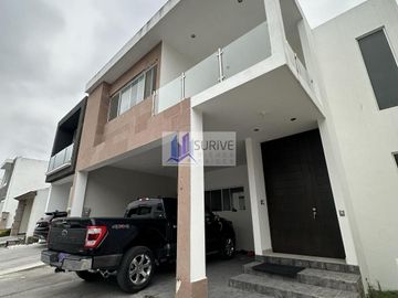 CASA EN VENTA VALLE DE CRISTAL MONTERREY CARRETERA NACIONAL