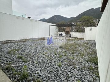 CASA EN VENTA VALLE DE CRISTAL MONTERREY CARRETERA NACIONAL