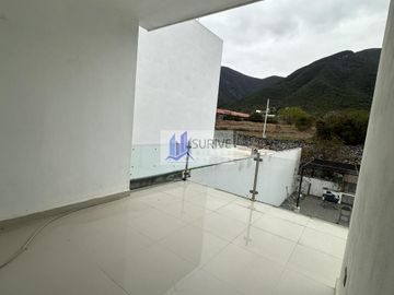 CASA EN VENTA VALLE DE CRISTAL MONTERREY CARRETERA NACIONAL