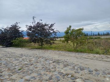 VENDO, TERRENO DE (901,80 m2), Malchingui
