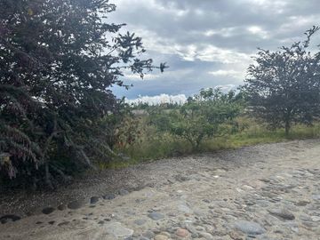 VENDO, TERRENO DE (901,80 m2), Malchingui