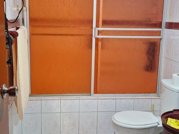 SE VENDE CASA CON UBICACIÓN ESTRATÉGICA