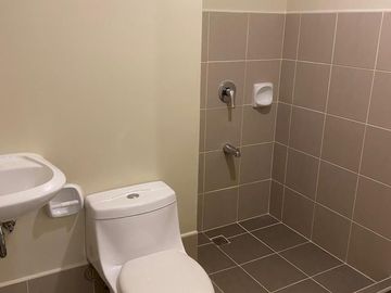 FOR SALE: 1-Bedroom Flat in Avida Towers Turf, Taguig City - Cao
