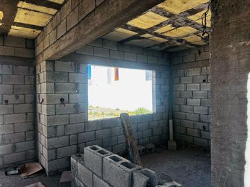 CASA EN VENTA EN OBRA GRIS CON TERRENO EXCEDENTE EN VILLAS DEL RENACIMIENTO TORREON COAHUILA