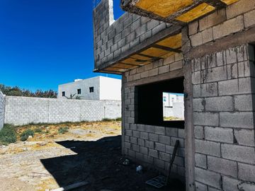 CASA EN VENTA EN OBRA GRIS CON TERRENO EXCEDENTE EN VILLAS DEL RENACIMIENTO TORREON COAHUILA