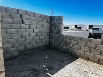 CASA EN VENTA EN OBRA GRIS CON TERRENO EXCEDENTE EN VILLAS DEL RENACIMIENTO TORREON COAHUILA