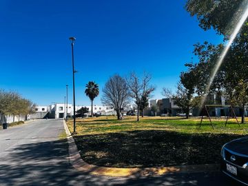 CASA EN VENTA EN OBRA GRIS CON TERRENO EXCEDENTE EN VILLAS DEL RENACIMIENTO TORREON COAHUILA