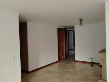 VENTA DE APARTAMENTO LAURELES SANTA TERESITA