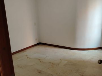 VENTA DE APARTAMENTO LAURELES SANTA TERESITA