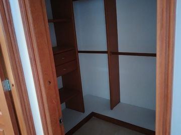 VENTA DE APARTAMENTO LAURELES SANTA TERESITA