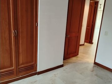 VENTA DE APARTAMENTO LAURELES SANTA TERESITA