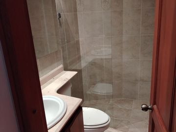VENTA DE APARTAMENTO LAURELES SANTA TERESITA