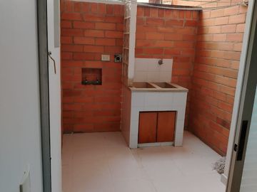 VENTA DE APARTAMENTO LAURELES SANTA TERESITA