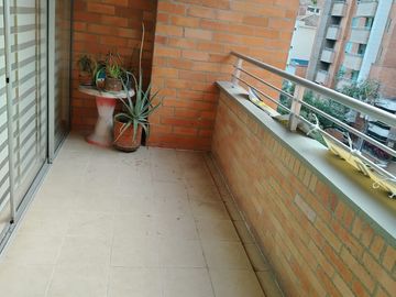 VENTA DE APARTAMENTO LAURELES SANTA TERESITA
