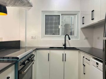 MODERN HOUSE PRIME LOCATION FOR SALE! (CLEAN TITLED)