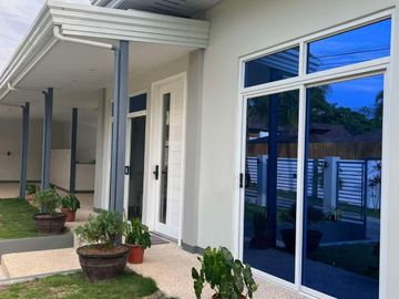 MODERN HOUSE PRIME LOCATION FOR SALE! (CLEAN TITLED)