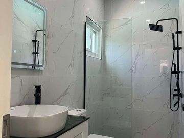 MODERN HOUSE PRIME LOCATION FOR SALE! (CLEAN TITLED)