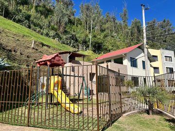 SE VENDE LOTE DE 100 M2 SANGOLQUI