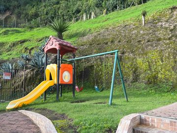 SE VENDE LOTE DE 100 M2 SANGOLQUI