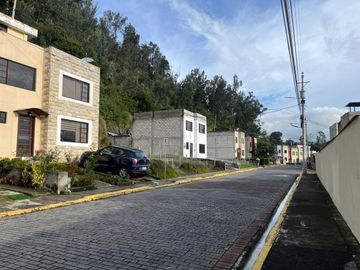 SE VENDE LOTE DE 100 M2 SANGOLQUI