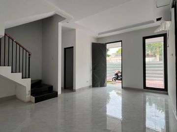 Rumah Di Cipayung Jakarta Timur, 1,2 M an
