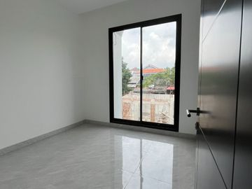 Rumah Di Cipayung Jakarta Timur, 1,2 M an
