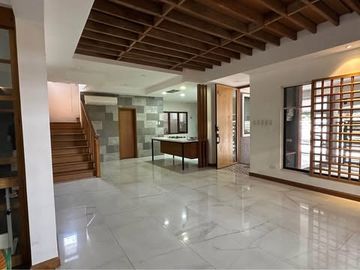 2 Storey 4 Bedroom House and Lot with 4 Car Garage For Sale at Santa Lucia Pasig