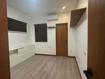 2 Storey 4 Bedroom House and Lot with 4 Car Garage For Sale at Santa Lucia Pasig