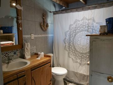 HERMOSA PARCELA CON CASA EN CONDOMINIO LA AURORA