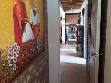 HERMOSA PARCELA CON CASA EN CONDOMINIO LA AURORA