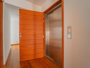 VENTA DEPARTAMENTO CHACARILLA SAN BORJA CON AMPLIA TERRAZA