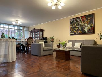 CASA FRENTE A PARQUE EXCELENTE ESTADO SALAMANCA
