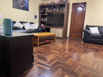 CASA FRENTE A PARQUE EXCELENTE ESTADO SALAMANCA